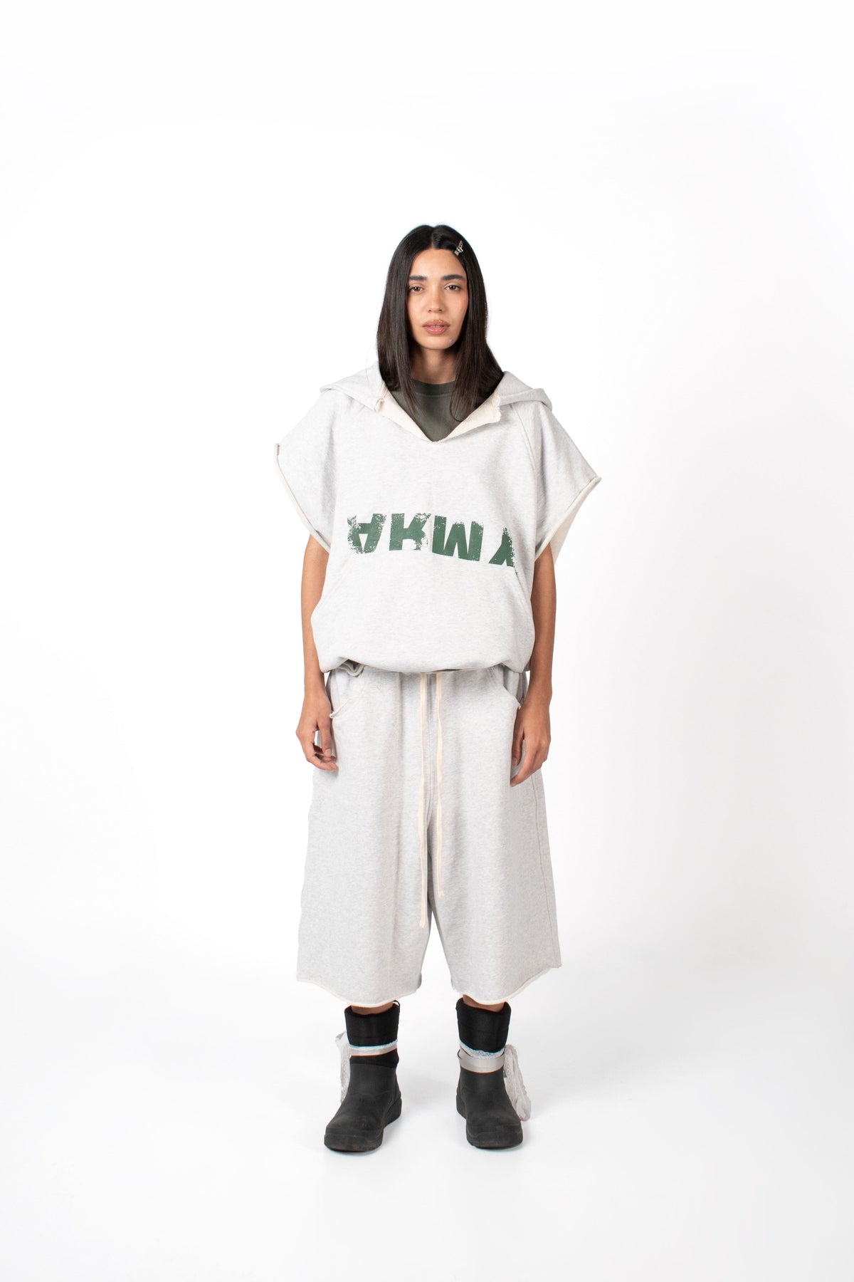 Women's baggy grey sweat shorts streetwear fit
