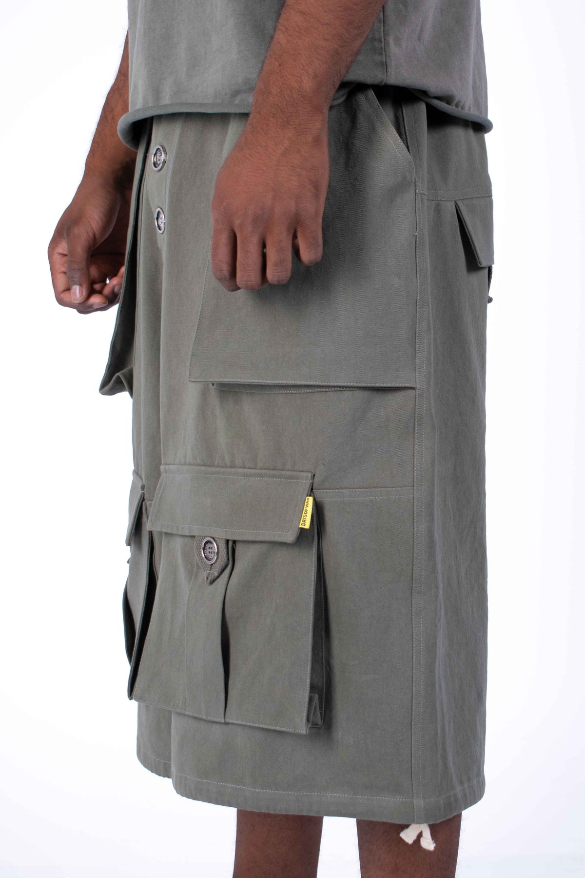Heavyweight cotton twill cargo shorts detail