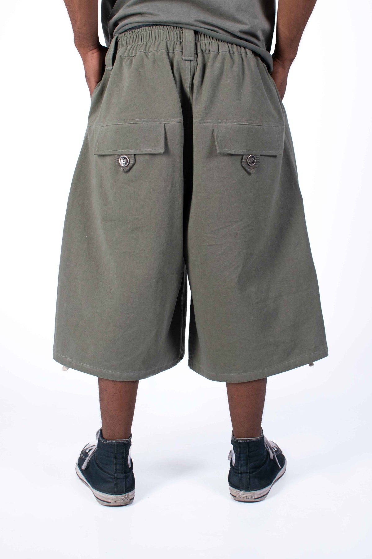 Baggy cargo shorts adjustable drawstring waist